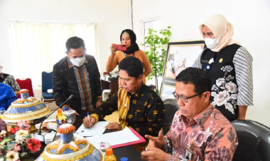 Pemkab Buton dan Bank Sultra Teken MoU Perpanjangan Pencairan Pinjaman