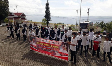 65 Orang Kontingen Buton Dilepas Ikut Kemah Bakti Kemanusiaan PMI