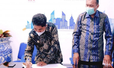 Bupati Buton Teken MoU Smart City dengan Kementerian Kominfo
