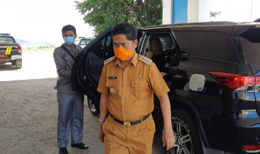 Bupati La Bakry Komitmen Permudah Investasi