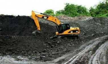 Minggu Tiba di Buton, Bahlil Lahadalia Akan Permudah Investasi Aspal