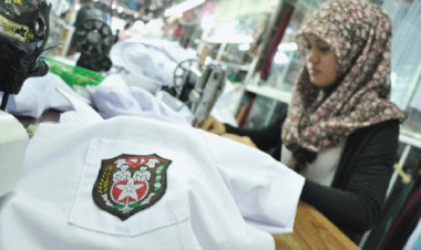 Dianggarkan Rp2,036 Miliar, Kualitas Seragam Sekolah Gratis Dinilai Buruk