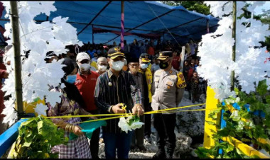 Resmikan Jembatan Wisata Lahonduru, Bupati La Bakry Puji Kreativitas Kades Wasuemba