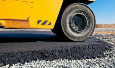 Tahun Ini, Aspal Buton Akan Memuluskan 1.000 Kilometer Jalan Indonesia