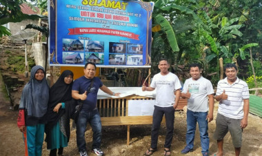 Selain Bedah Rumah, LM Syafrin Hanamu Turunkan Bantuan Bibit Ayam Kampung Plus Mesin Penetas Telur