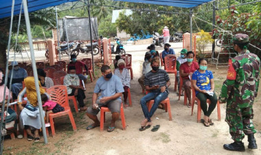 Jelang Peksanaan Vaksin, Babinsa Koramil Kapontori Imbau Warga Sukseskan Program Pemerintah