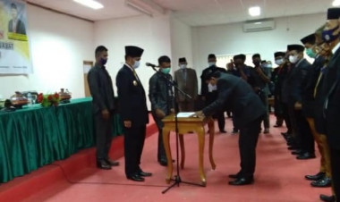 Bupati La Bakry Rombak Kabinet, Lantik 21 Pejabat Esolon