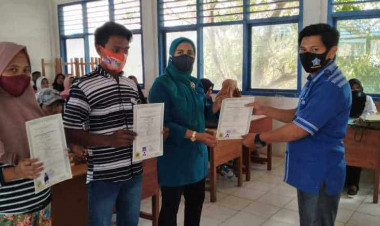 Perdana, PKBM Tolando Jaya Terbitkan 82 Ijazah Paket