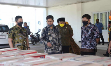La Bakry Terima Bantuan Pemprov Sultra untuk Pelaku Usaha