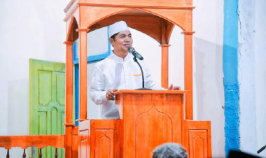 Safari Ramadhan di Lasalimu Selatan, Bupati Buton Kembali Wakafkan Alquran