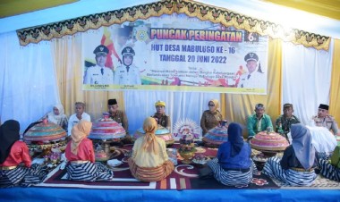 Tarian Khas Buton dan Bali Sambut Kedatangan La Bakry di HUT Desa Mabulugo