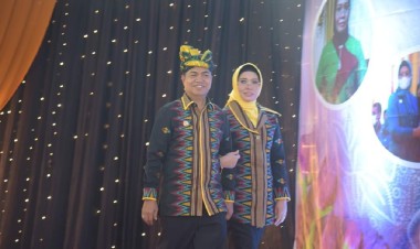 Ikut Fashion Show HKG PKK, Bupati: Pemkab Buton Rencana Buat Perda dan Membukukan Motif Tenun Buton