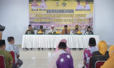 Kepulangan Jamaah Haji Asal Buton Disambut di Rujab Bupati