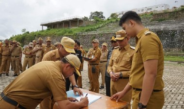 Apel Gabungan ASN, Pj Bupati Buton Cek Kelayakan Randis dan Gelar Penandatanganan Pakta Integritas