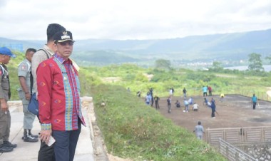 Pegawai di Takawa Aksi Bersih-bersih Kompleks Perkantoran 