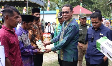 Di Siotapina, Pj Bupati Buton Beri Bantuan Ketahanan Pangan ke Masyarakat