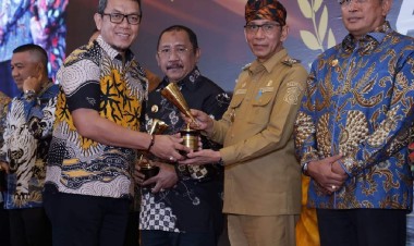 Sebulan Menjabat, Basiran Raih Penghargaan