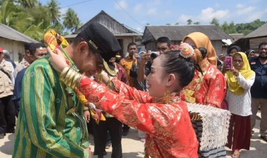 Pj Bupati Buton Letakkan Batu Pertama Balai Sosial KAT
