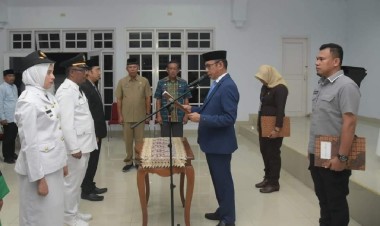 Lantik Pengawas dan Pejabat Administrator, Pj Bupati Buton: Laksanakan Tugas Sesuai Aturan