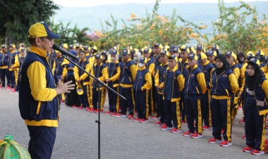 Lepas Kontingen Buton, Basiran Semangati Atlet Rebut Juara di Porprov