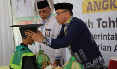 Pemkab Buton Wisuda 52 Santri Tahfiz Qur'an