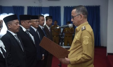 Pj Bupati Buton Lantik Sejumlah Kasek, Pengawas dan Kepala SKB
