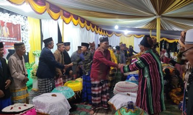 Hadiri Pesta Adat Galanti, Mustari Janjikan Rp 50 Juta untuk Renovasi Masjid