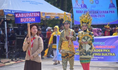 Pembukaan Jambore PKK Sultra, Buton Tampilkan Pakaian Pengantin dan Tari Kalegoa