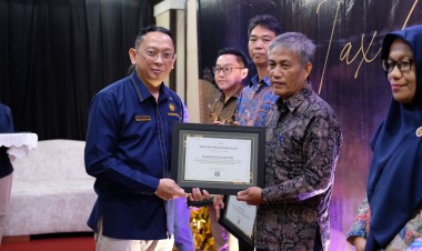 Pemkab Buton Raih Penghargaan Pelaporan SPT