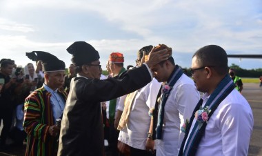 Alvin-Syarif Tiba di Buton, Disambut Hangat Warga dan Lembaga Adat