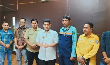 Jalan Rusak, Masyarakat Resah, Bupati Buton Desak Solusi Cepat dari Perusahaan Aspal