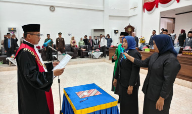 Resmi Dilantik Wakil Ketua DPRD Buton, Hasni Lengkapi Trio Dapil di Kursi Pimpinan