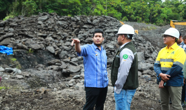 Bupati Buton Terima Kunjungan Kementerian PUPR dan CNN Indonesia, Tinjau Potensi Aspal Buton