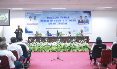 Rapat Kerja Tahunan Perumda Air Minum Tirta Takawa Dibuka Resmi