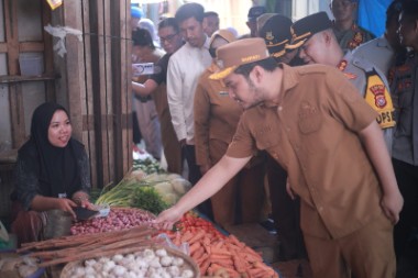 Pemkab Buton Pantau Harga Bahan Pokok Jelang Ramadhan, Pedagang Diingatkan Tak Main Harga