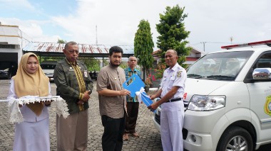 Pemkab Buton Serahkan Tujuh Unit Ambulans Baru untuk Puskesmas